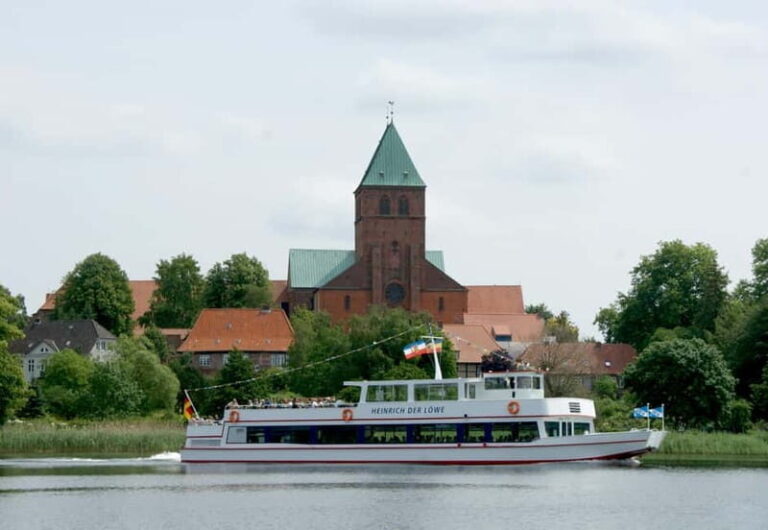 Ratzeburg Lake: 2-hour historical boat tour with entertainment - The Sum Up: Who Will Love the Ratzeburg Lake Tour?