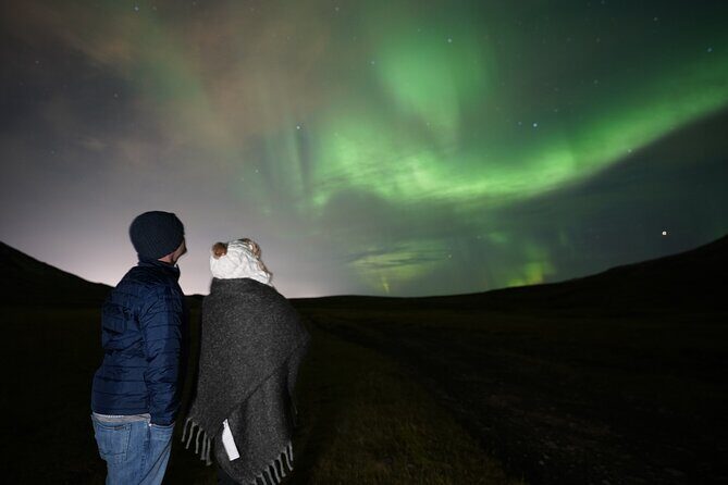 Reykjavik: Northern Lights Tour - Pro Aurora Photos - Small Group - What to Expect from the Tour