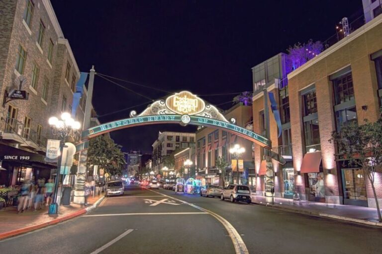 San Diego: City Lights Night Trolley Tour - Who Will Enjoy This Tour?