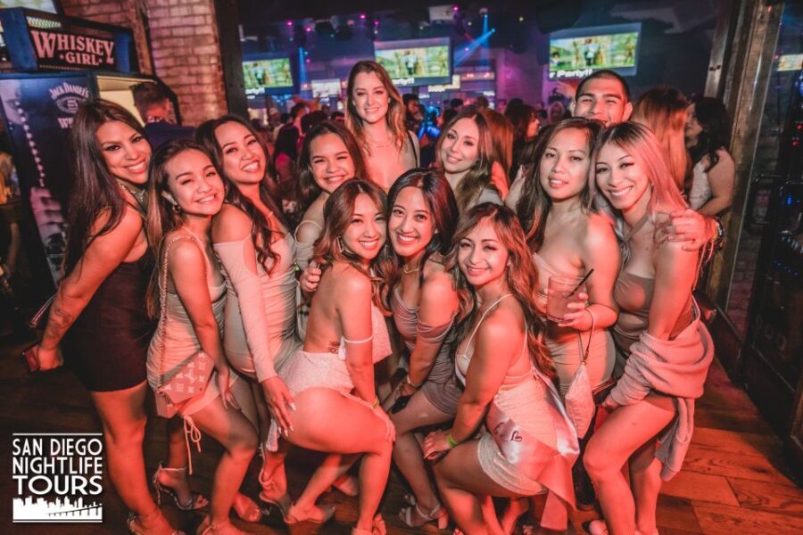 San Diego: Gaslamp Quarter Drink, Mingle & Dance Club Tour - Experience and Atmosphere