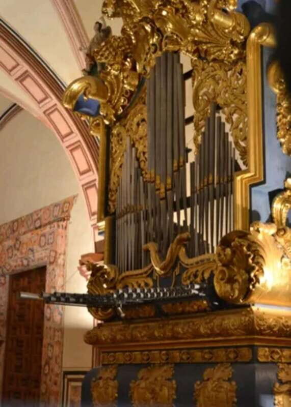 Santiago de Querétaro: Private History Walking Tour - Exploring Architectural Marvels and Historic Streets