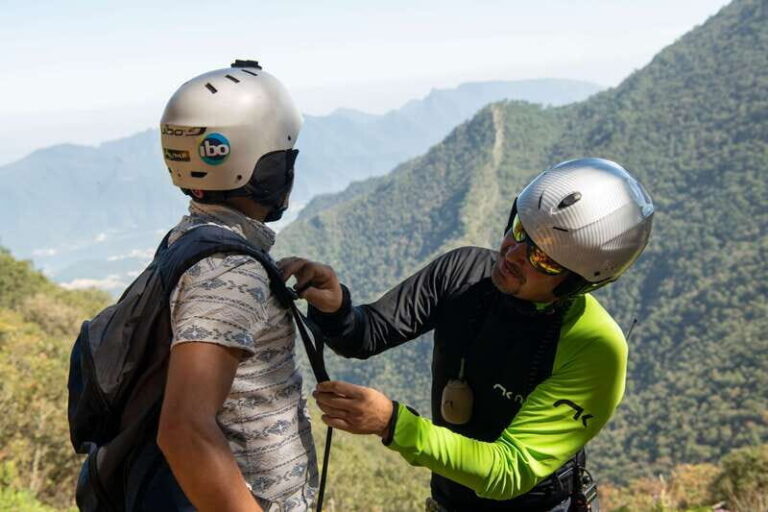 Santiago,NL: Sierra de Santiago Paragliding - A Closer Look at the Paragliding Experience