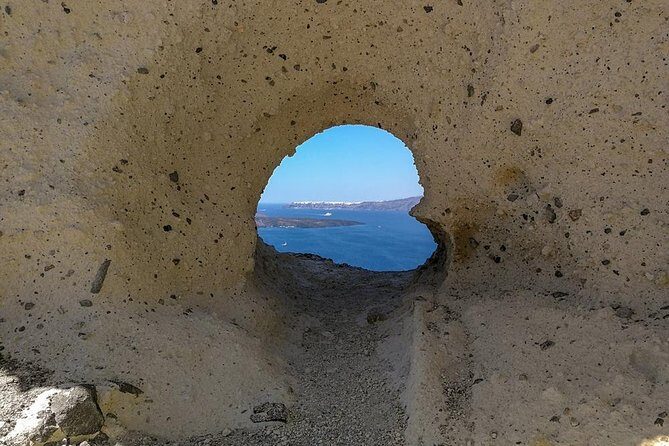 Santorini Private Romantic Tour with Dinner & Wine Tasting - Natural Beauty and Unique Landmarks