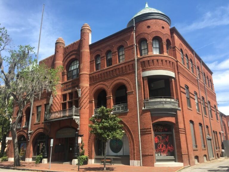 Savannah: Highlights Off the Beaten Path Guided Walking Tour - What’s Included & Practical Considerations