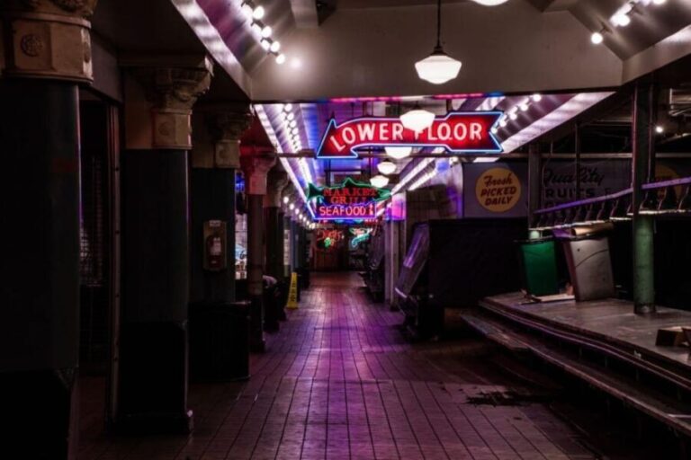 Seattle Terrors: Spirits & Spirits Haunted Pub Crawl - The Guides and Their Impact