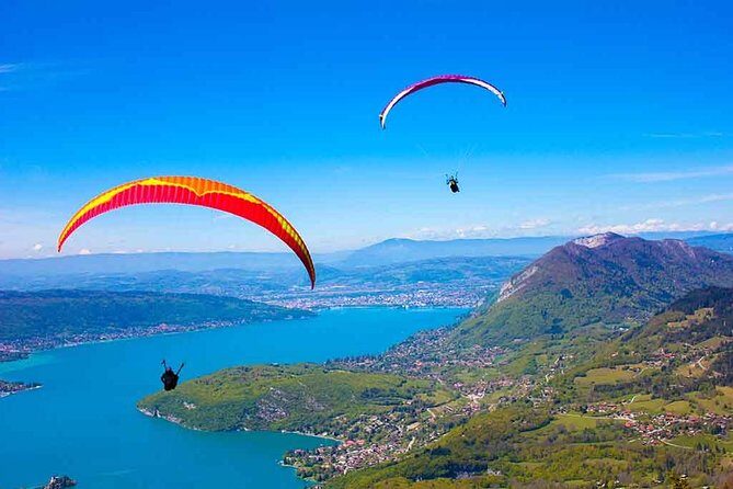 Sensation paragliding flight over the magnificent Lake Annecy - Who Will Love This Experience?