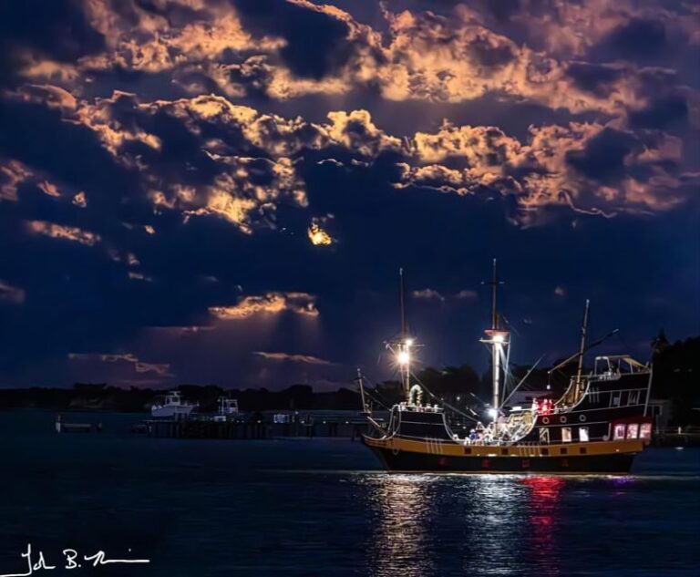 St. Augustine: The Black Raven Rum Runners Pirate Show (21+) - The Route and Views