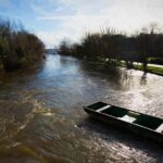 Stand-up Paddleboard SUP Safari on The River Avon For Beginners - Why This Tour Shines
