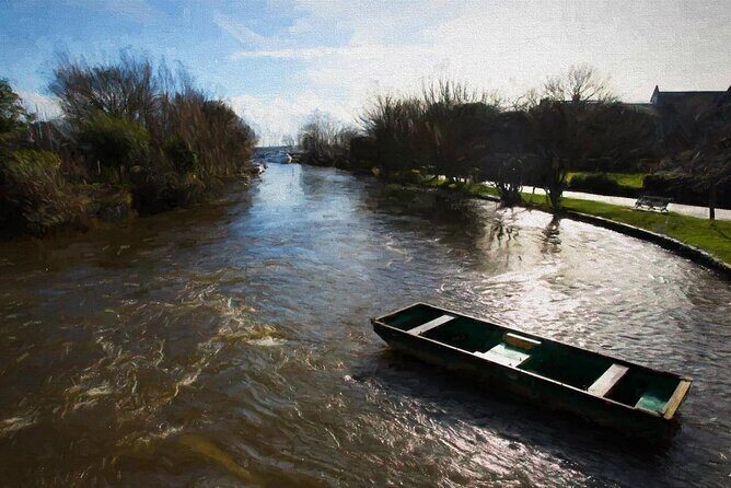 Stand-up Paddleboard SUP Safari on The River Avon For Beginners - Why This Tour Shines