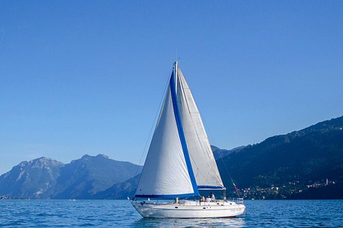 Sunset sailing on lake Como with Private Skipper - FAQs
