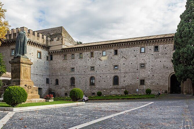 Surroundings of Rome on Vespa - Who Would Love This Experience?