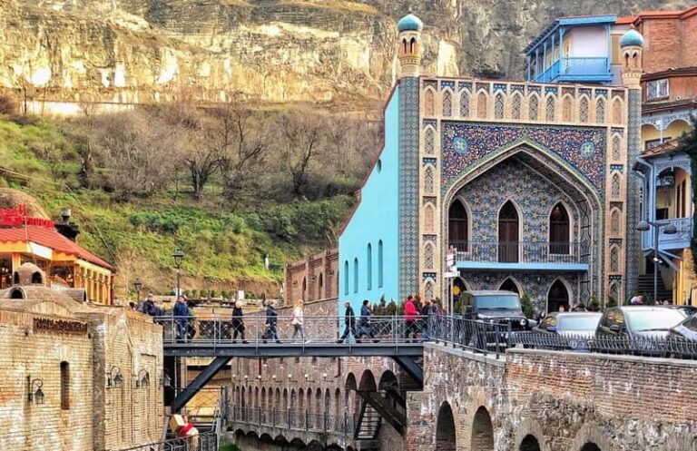 Tbilisi: Full Day Trip with Local Lunch & Wine - The Experience of the Cable Cars and Views