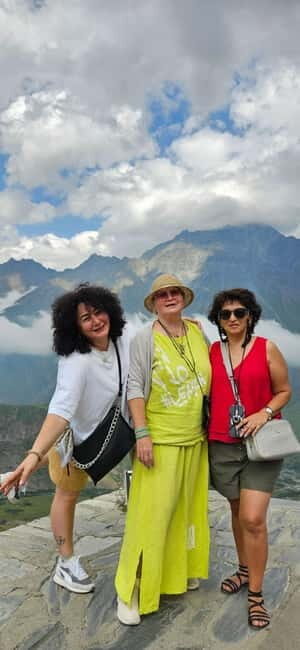 Tbilisi: Kazbegi Group Tour with Khinkali Cooking Class - The Crown Jewel: Gergeti Trinity Church