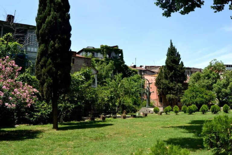 Tbilisi: Mystical Sololaki District and Vera Cemetery Tour - FAQ