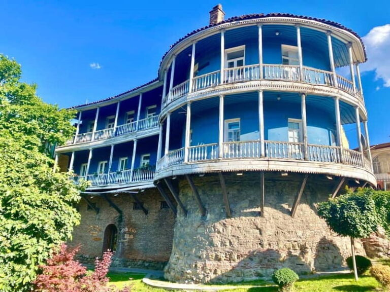 Tbilisi old town (Sololaki) 4 hours private walking tour - What You Can Expect in Practical Terms
