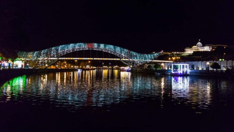 Tbilisi: Pub Crawl tour with special drinks - Starting Point: Fabrika and Marjanishvili Metro Station