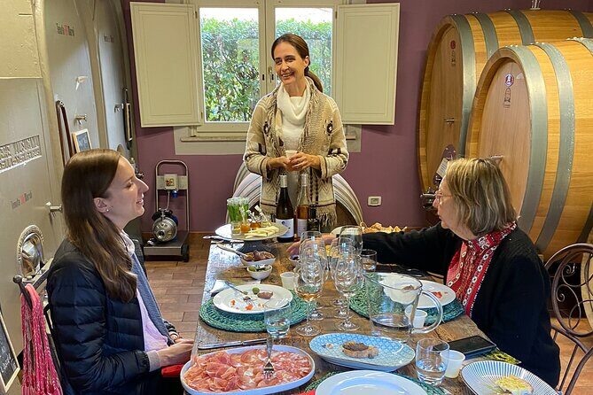 Tuscan Wine Tour in Lucca by van - Scenic countryside and relaxed atmosphere
