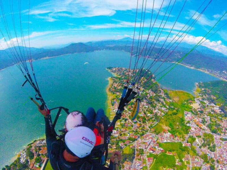 Valle de Bravo: Paragliding flight - Why try paragliding in Valle de Bravo?