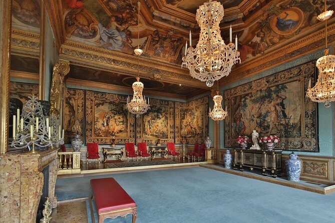 Vaux-le-Vicomte Castle Day Trip with Chateaubus Shuttle - The Castle: A Masterpiece of French Architecture