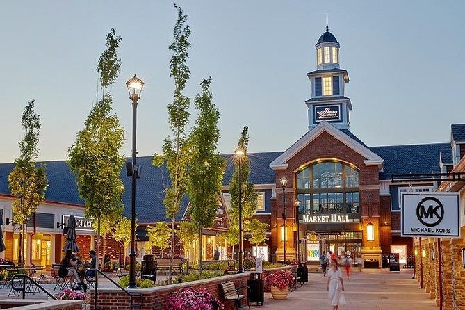 Woodbury Commons Shopping in NEW MKT Limousine - Detailed Breakdown of the Experience