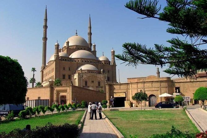 2-Day Ancient Egypt and Old Cairo Highlights Tour with Free Airport Transfers - Who Should Consider This Tour?