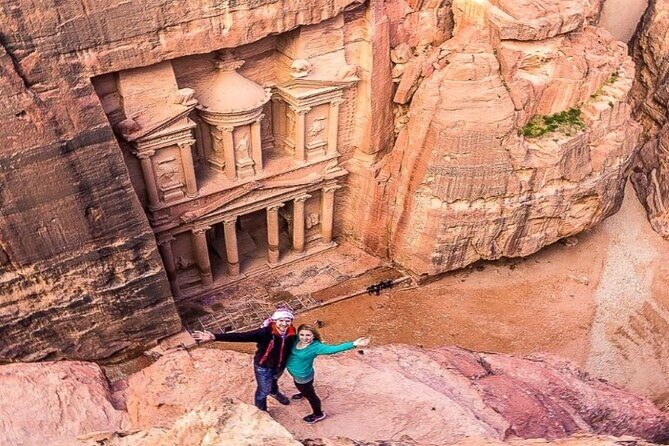 2-Day Petra Private Guided Tour from Jerusalem - Exploring Petra: From Arrival to the Heart of the Rose-Red City