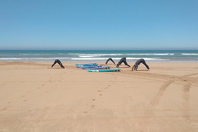 2h surfing in uncrowded spots - Small Group, Big Benefits