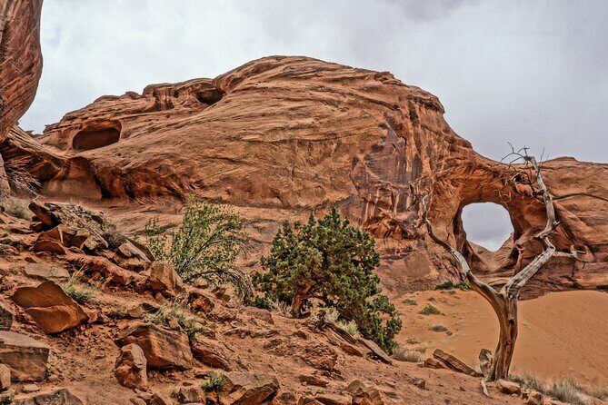 3.5 Hours of Monument Valley's Cultural 4×4 Tour - The Practical Side: Logistics, Cost, and Group Size