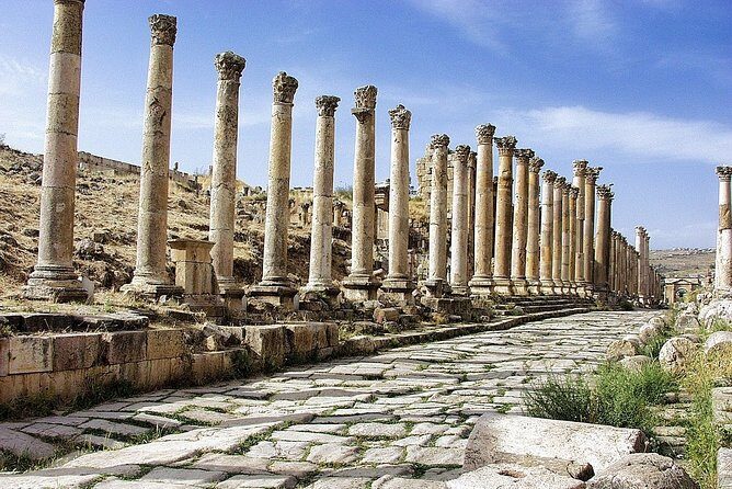 3-Day Group Tour to Petra, Wadi Rum and northern Jordan from Amman/Dead Sea - Transportation and Group Dynamics