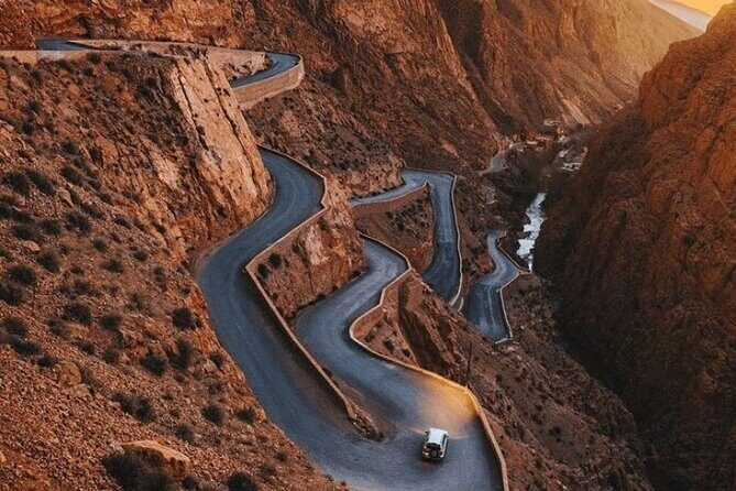 3 Days Desert Tour from Marrakech to Fes - Transportation, Accommodation, and Group Size
