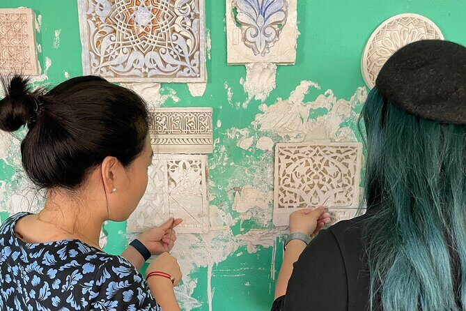 3 Hour Moroccan Sculpture Art Experience in Fes - The Setting and Group Size
