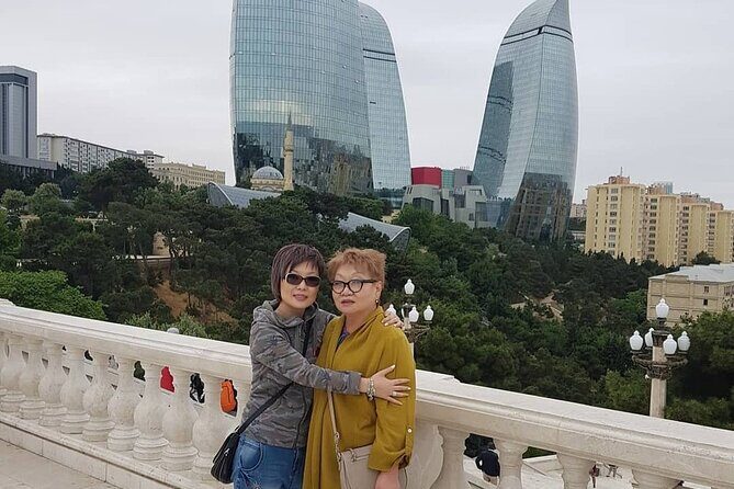 4 Hour Private Baku City Tour with Professional Guide - What the Reviews Reveal