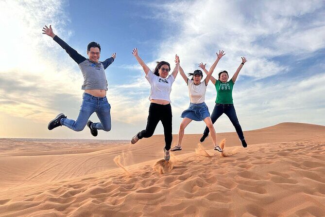 6 Days and 5 Nights Dubai and Abu Dhabi Tour - Day 1: Welcome to Dubai & a Luxurious Yacht Experience