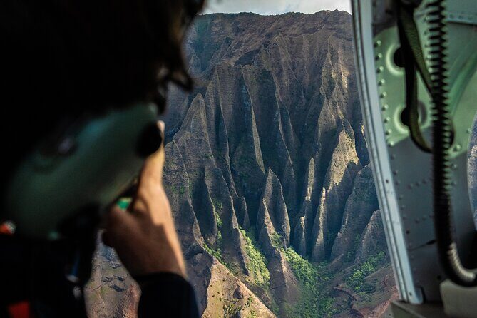 60-Minute Guided Doors-Off Helicopter Tour in Kauai - Why This Tour Offers Fantastic Value