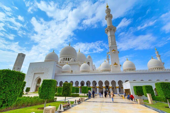 Abu Dhabi City Tour with Sheikh Zayed Grand Mosque from Dubai - Detailed Breakdown of the Itinerary