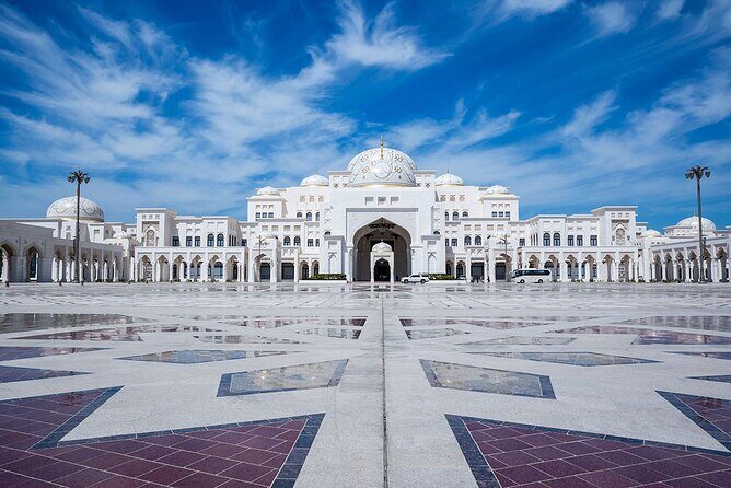 Abu Dhabi Full Day City Tour & Ferrari World Entry from Dubai - Who Should Book This Tour?