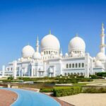 Abu Dhabi Full-Day Tour from Dubai with Lunch - Guides & Commentary