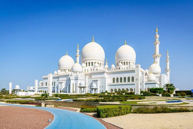 Abu Dhabi Full-Day Tour from Dubai with Lunch - Guides & Commentary