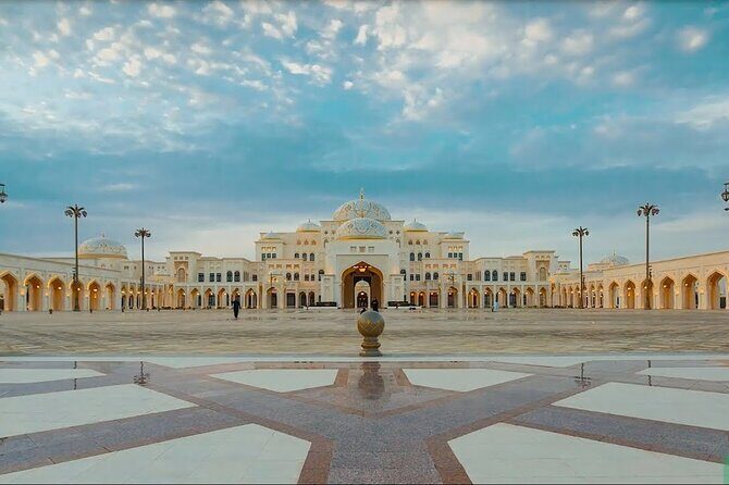 Abu Dhabi Private Tour with Qasr Al Watan & Gold Cappuccino at Emirates Palace - A Touch of Luxury: The Gold Cappuccino