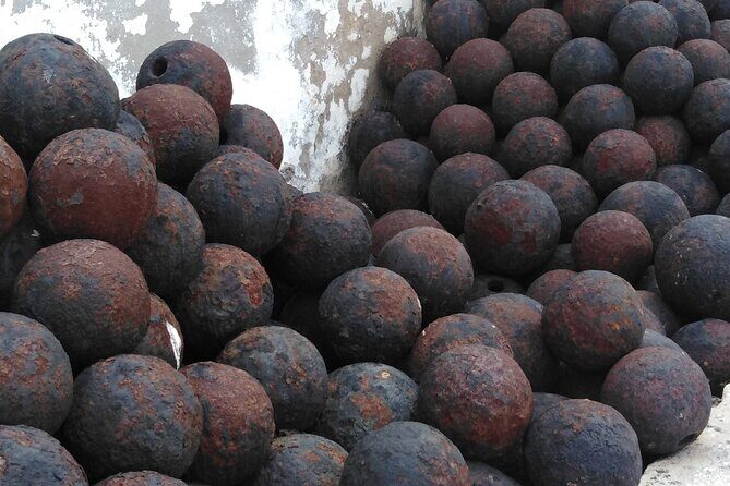 Accra Slave Castle and City Private Tour with Pick up - A Detailed Look at the Itinerary