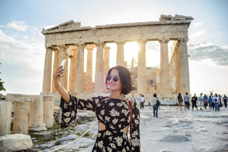 Acropolis: Acropolis and Parthenon Guided Walking Tour - The Guide and Group Experience