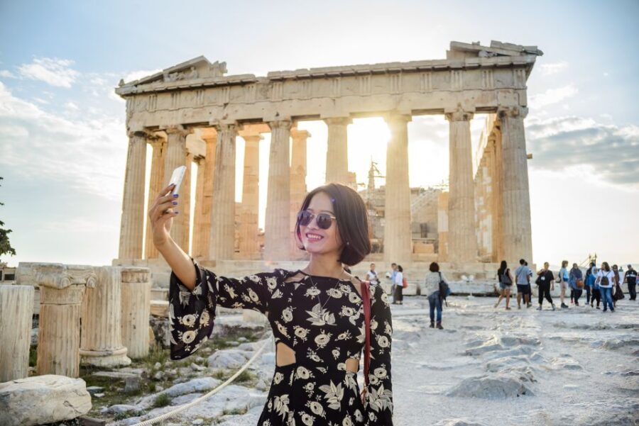 Acropolis: Acropolis and Parthenon Guided Walking Tour - The Guide and Group Experience