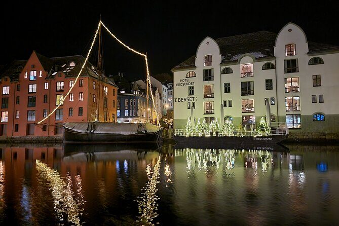 Ålesund Two Hour Walking City Tour - Detailed Breakdown of the Itinerary