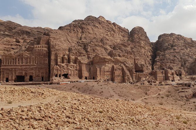 Amman and Aqaba airport lift to Petra and Wadi Rum - The Itinerary Breakdown