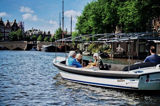 Amsterdam Essence in German: 90-minute waterway trip - Why This Tour Is Perfect for You