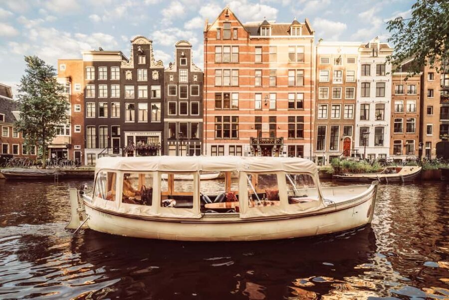 Amsterdam: Light Sculptures Small Boat Tour with Gluhwein - The Highlights of This Tour