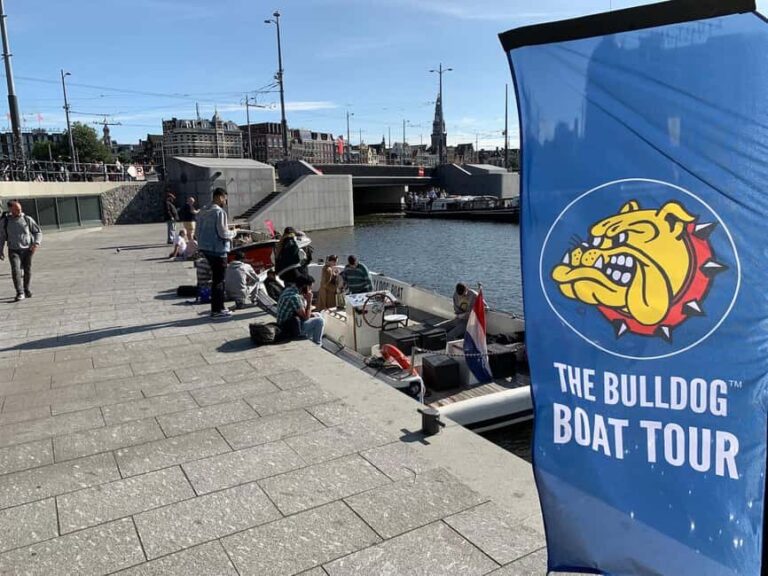Amsterdam: The Bulldog Boat With 2 Drinks (420 Friendly) - Who Should Consider This Tour?