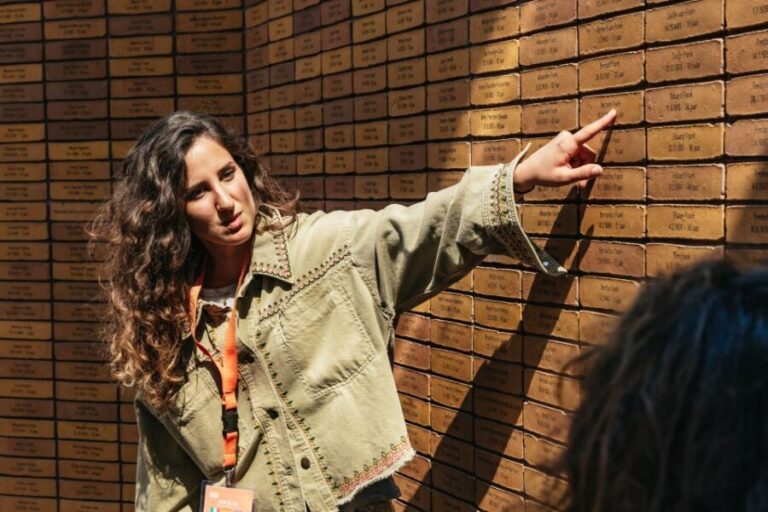 Amsterdam Walking Tour: The fascinating story of Anne Frank - Why This Tour Offers Great Value