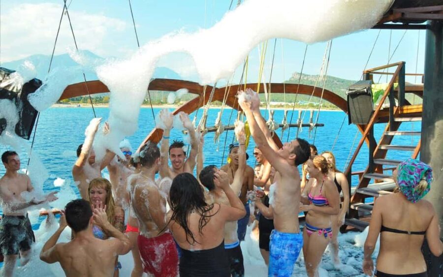 Ancient City or Dolphin observaton cruise in Side w/Lunch - The Itinerary Breakdown