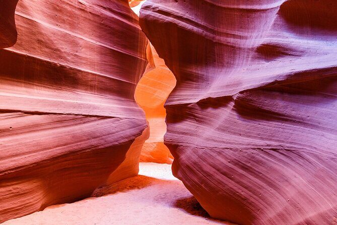 Antelope Canyon, Horseshoe Bend, Lake Powell Tour with Lunch - Food and Comfort